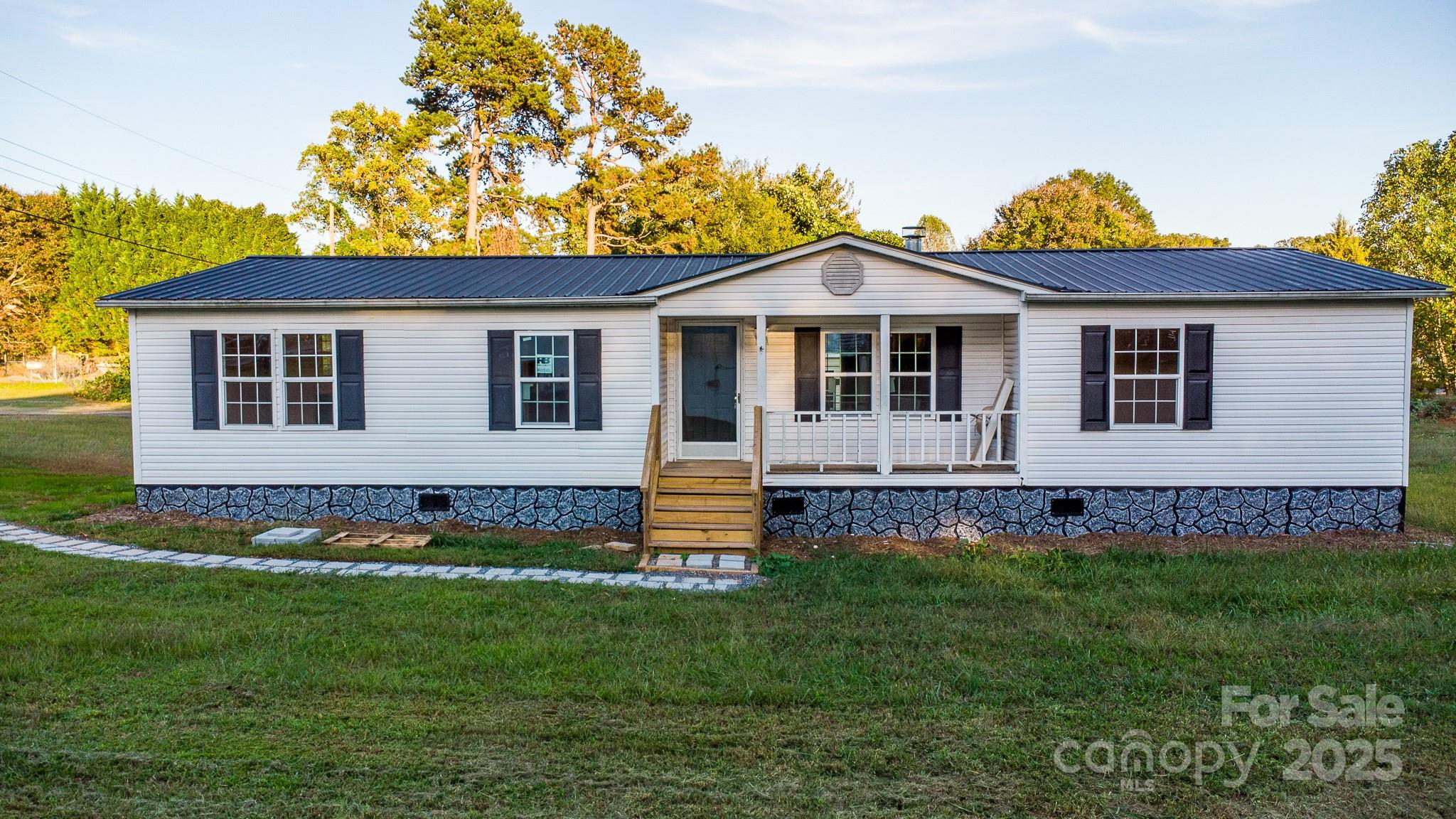 2918 23rd Avenue NE listing cover photo